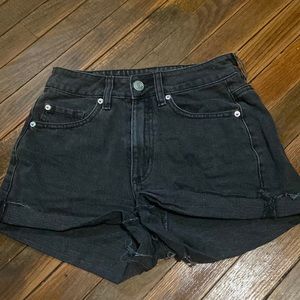 Brand new looking Garage (Mom) jean shorts
